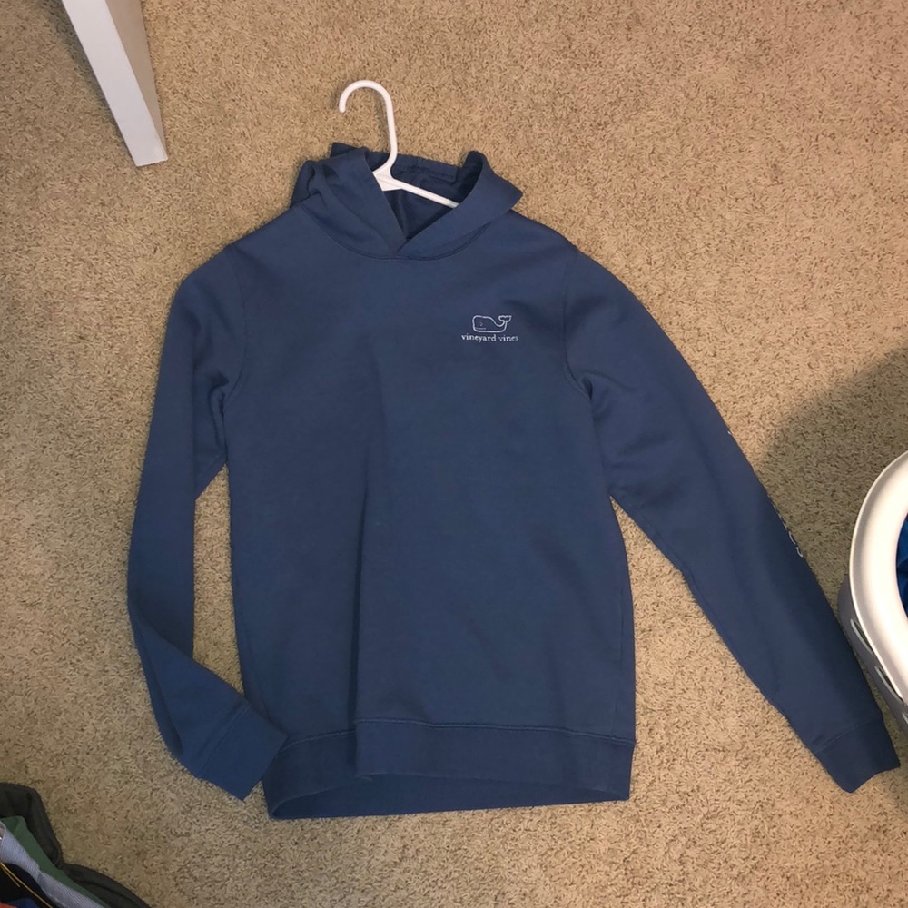 Boys large vineyard vines hoodie, super comfy